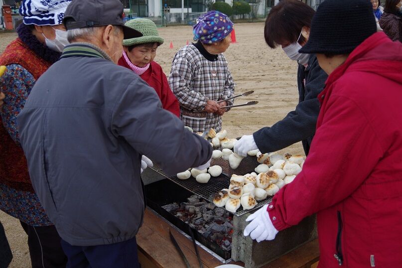 お餅、炭焼き