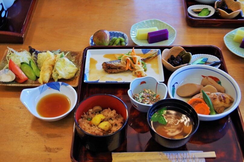 １０００円里やま定食